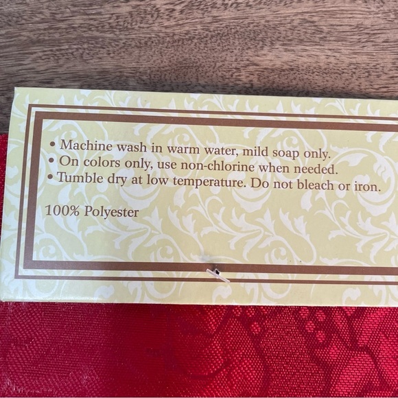 Decorative Red and Green Dinning Table Runner Bundle 12in x 72in Polyester - Picture 12 of 15